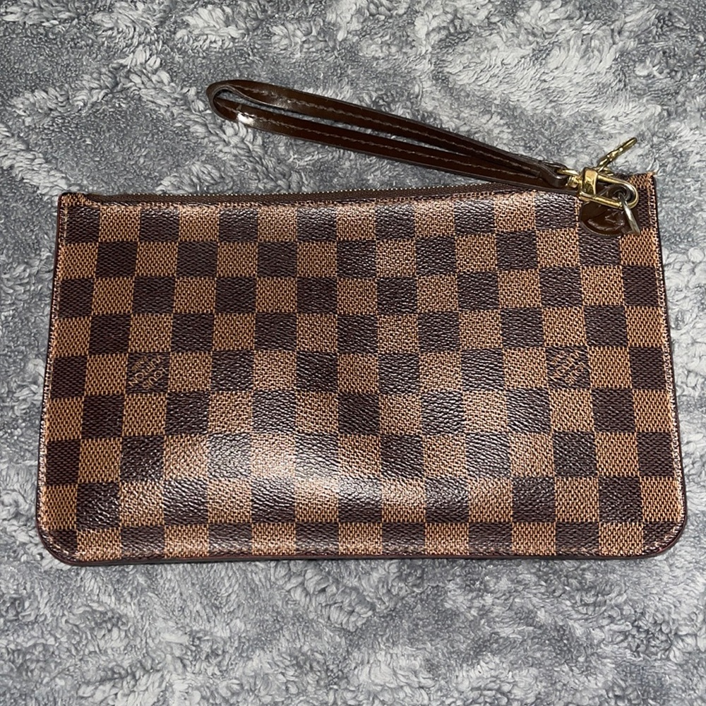 Authentic Louis Vuitton Damier Neverfull Pouch - wristlet/clutch bag